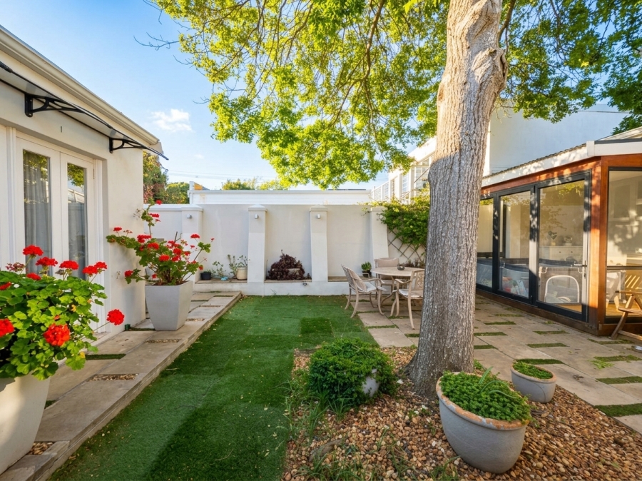 2 Bedroom Property for Sale in Harfield Village Western Cape